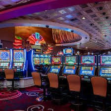 Meja Roulette Interaktif Roulette Pretty Gaming dengan roda putar dan tampilan taruhan yang jelas